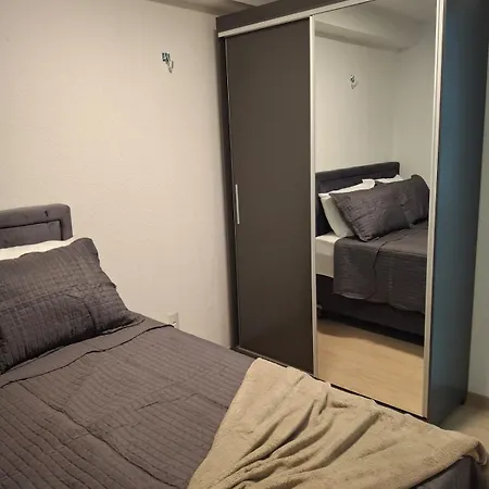 Ap 2 Quartos ,condomínio Mirante Clube *